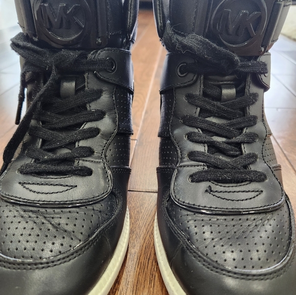 Michael Kors WEDGE Shoes - Picture 13 of 16